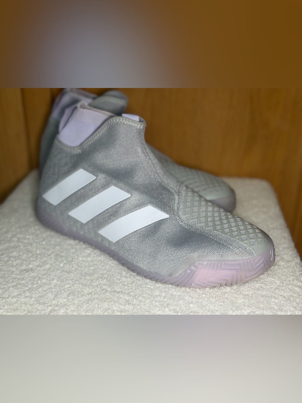 Adidas Women’s Styron Laceless hard court tennis shoes Sz 10 excellent condition